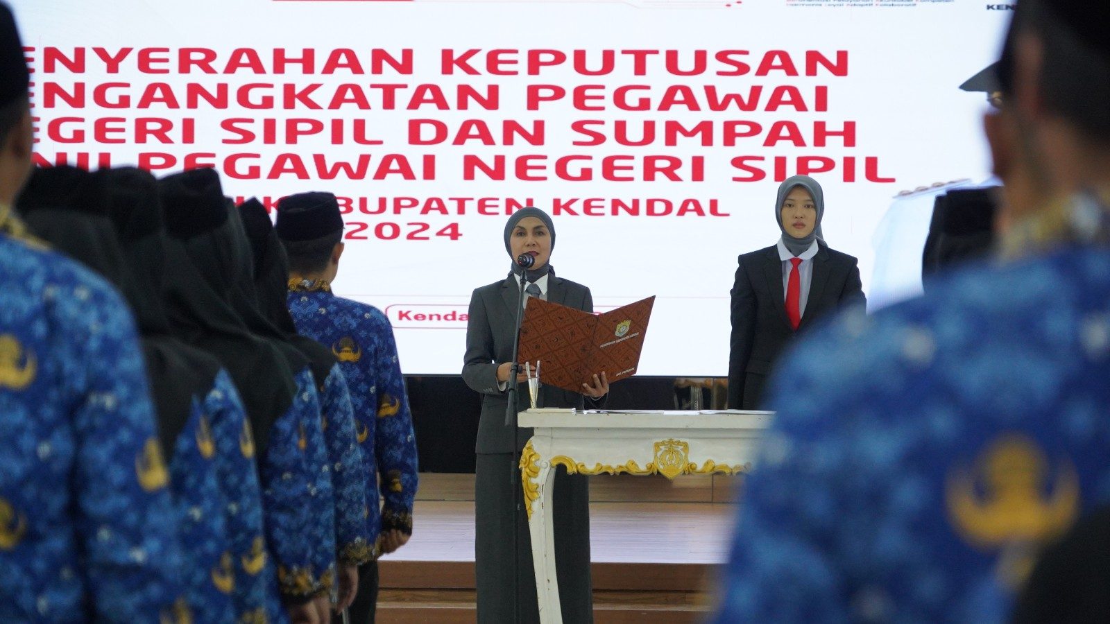 PPENYERAHAN SURAT KEPUTUSAN PNS DAN ENGAMBILAN SUMPAH JANJI