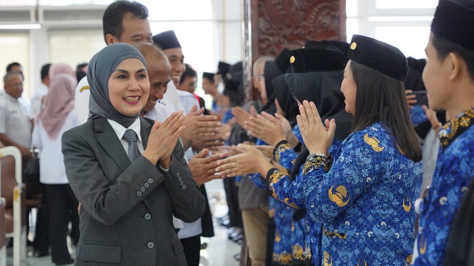 PPENYERAHAN SURAT KEPUTUSAN PNS DAN ENGAMBILAN SUMPAH JANJI